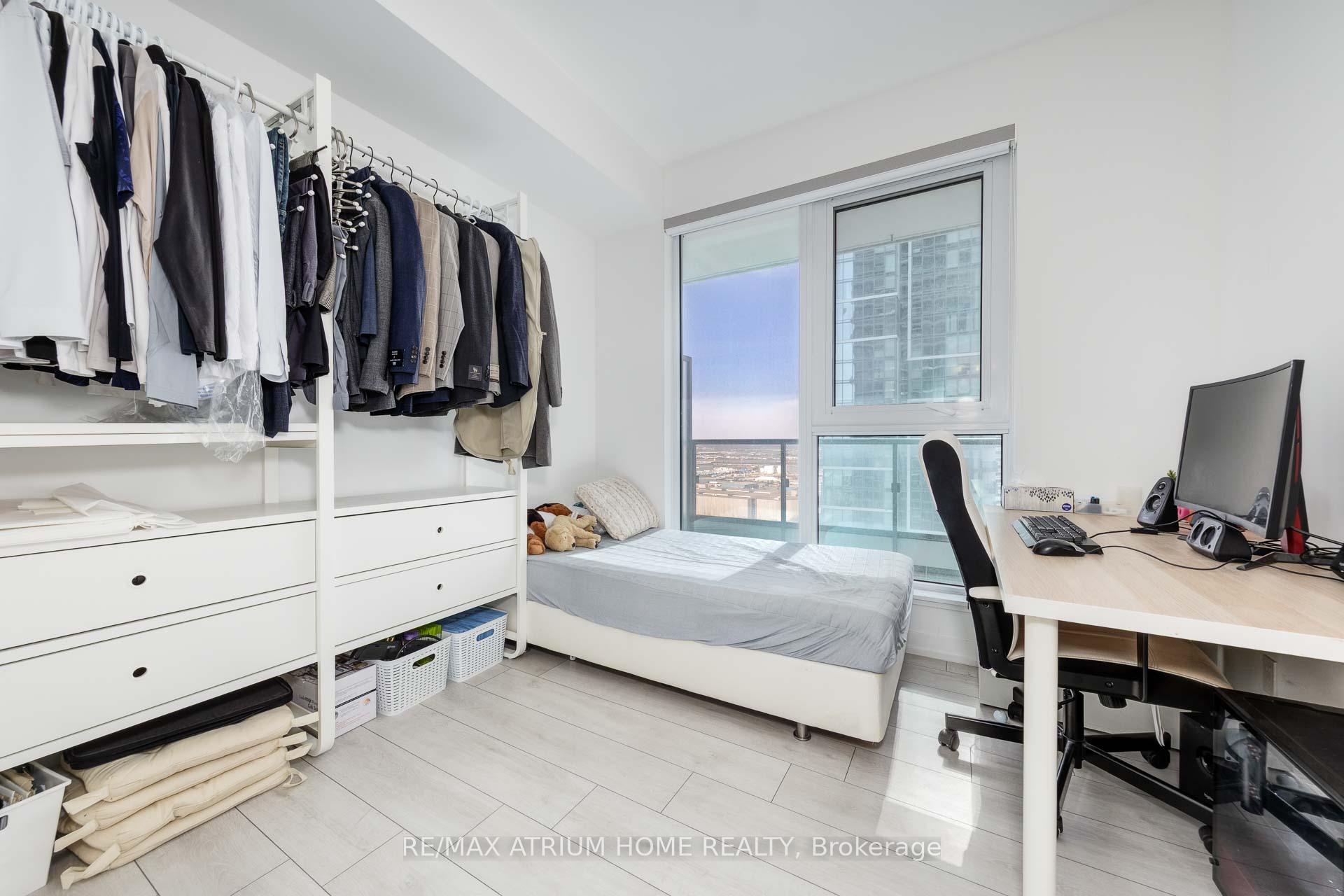 2 Bedrooms Condo at 950 Portage,  Vaughan For sale