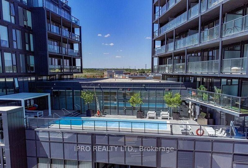 2 Bedrooms Condo at 3200 Dakota, Burlington For sale