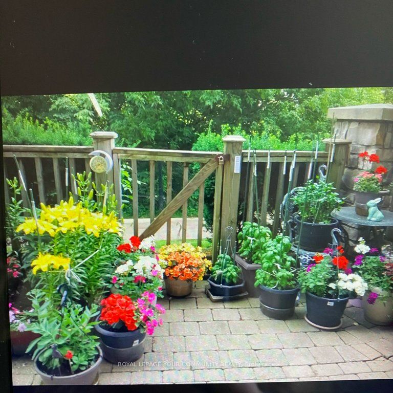 https://trreb-image.ampre.ca/L31SBFyC2F7zpOUVinQDbY32wyU7DvJlcOIWX_BqgtI/rs:fit:960:960/wm:.5:so:0:50:.4/wmsh:10/wmt:PHNwYW4gZm9yZWdyb3VuZD0nd2hpdGUnIGZvbnQ9JzY4Jz5ST1lBTCBMRVBBR0UgWU9VUiBDT01NVU5JVFkgUkVBTFRZLCBCcm9rZXJhZ2U8L3NwYW4-/cb:20250318182347/L3RycmViL2xpc3RpbmdzLzQwLzc5LzQ5LzU1L3AvODAwZTdkNmMtMzUwYS00ODdkLThhNWUtYTkyNTFkNTdmMDRlLkpQRw.jpg
