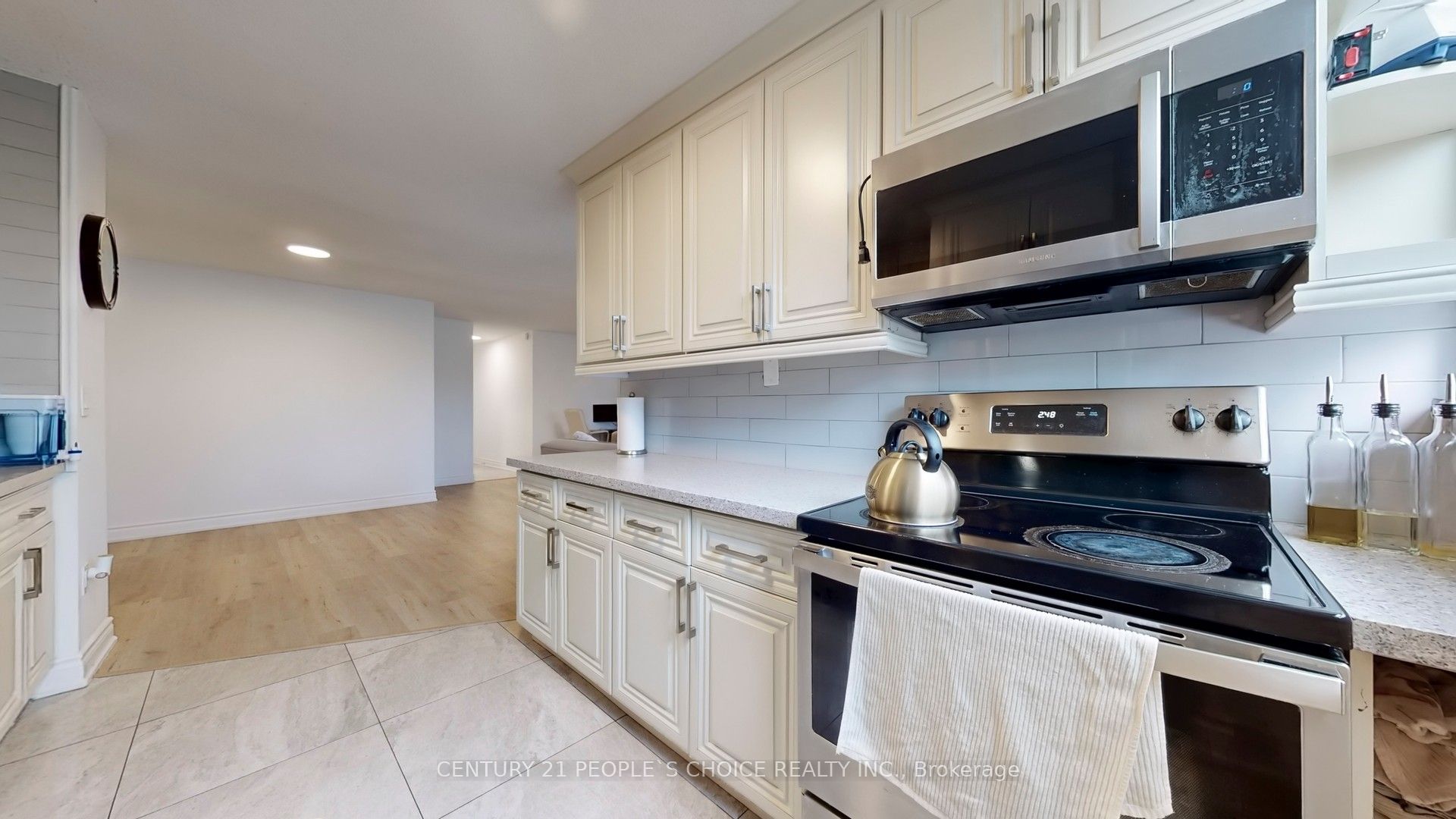 100 Wingarden Court, #216