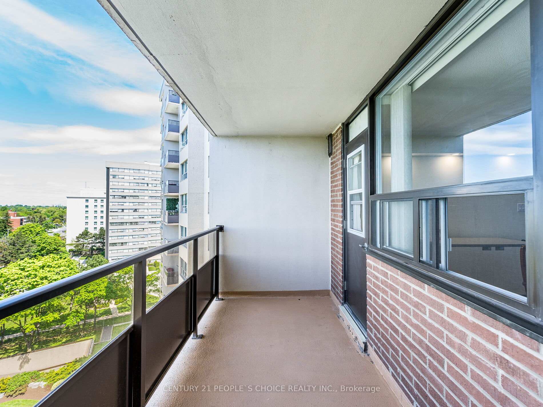 2 Bedrooms Condo at 451 The West Mall, Toronto For sale