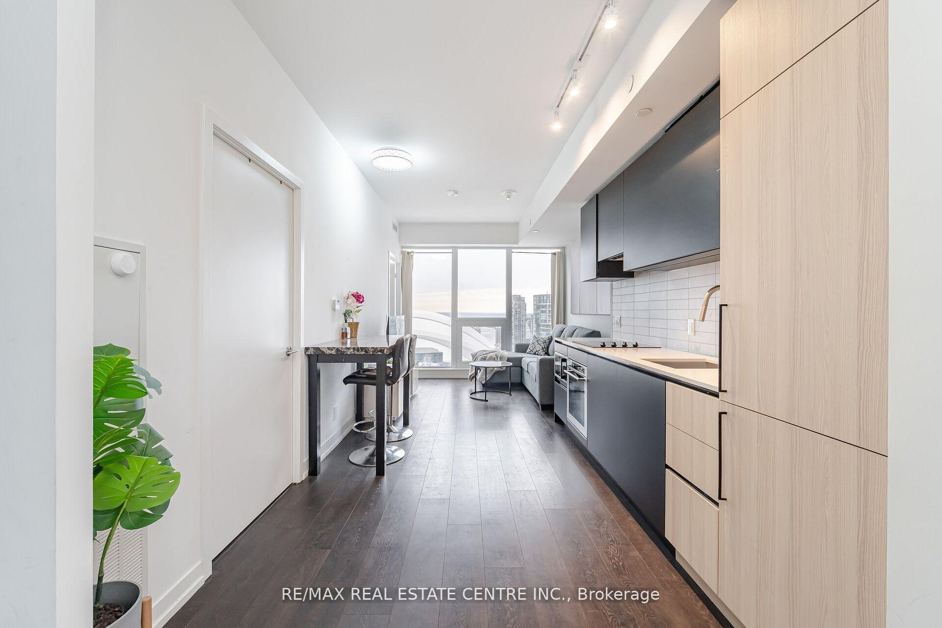 2 Bedrooms Condo at 55 Mercer,  Toronto For sale