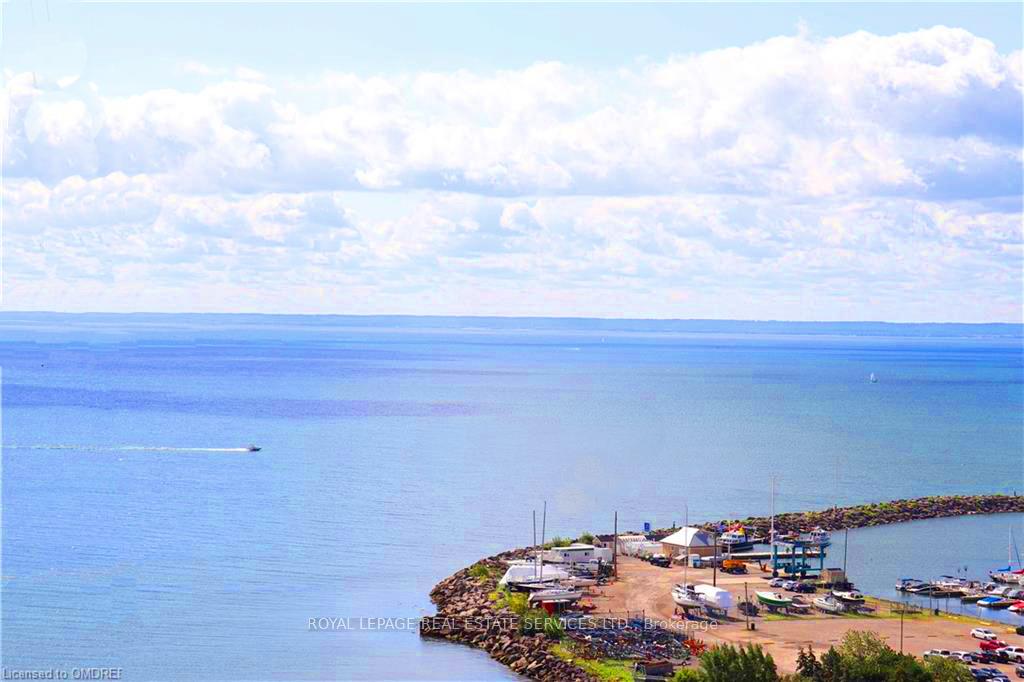 2 Bedrooms Condo at 2180 Marine,  Oakville For sale