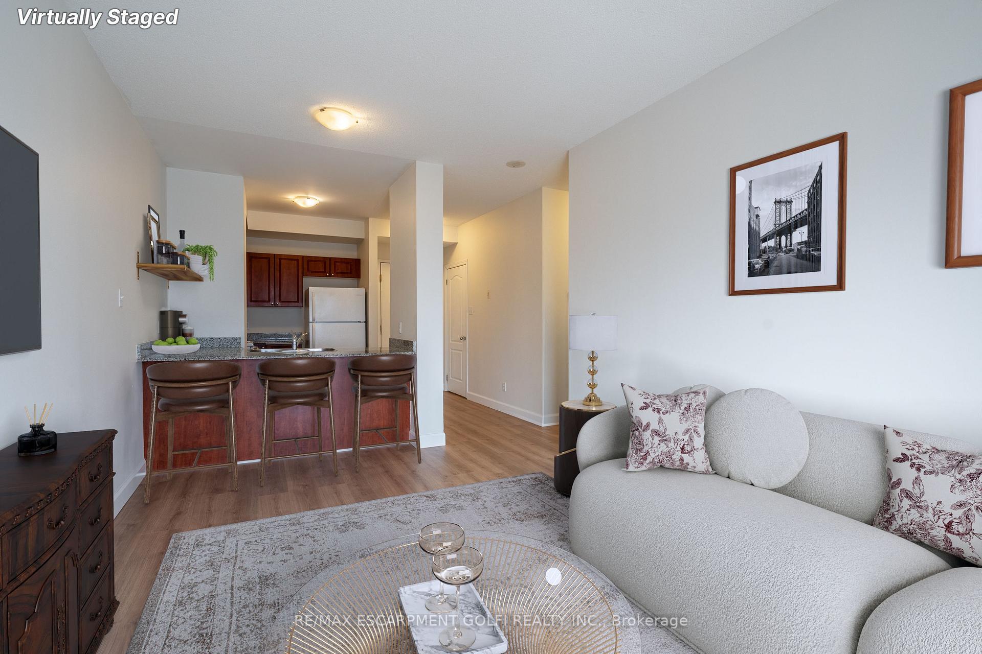 2 Bedrooms Condo at 135 James, Hamilton For sale