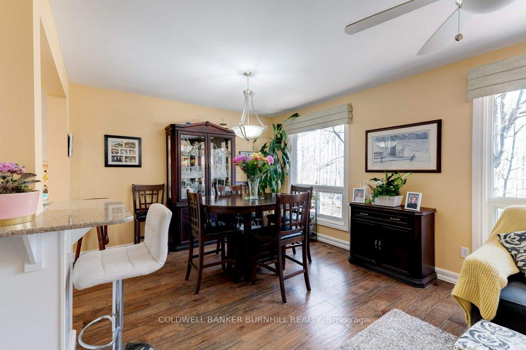 3 Bedrooms Condo at 2301 CAVENDISH,  Burlington For sale