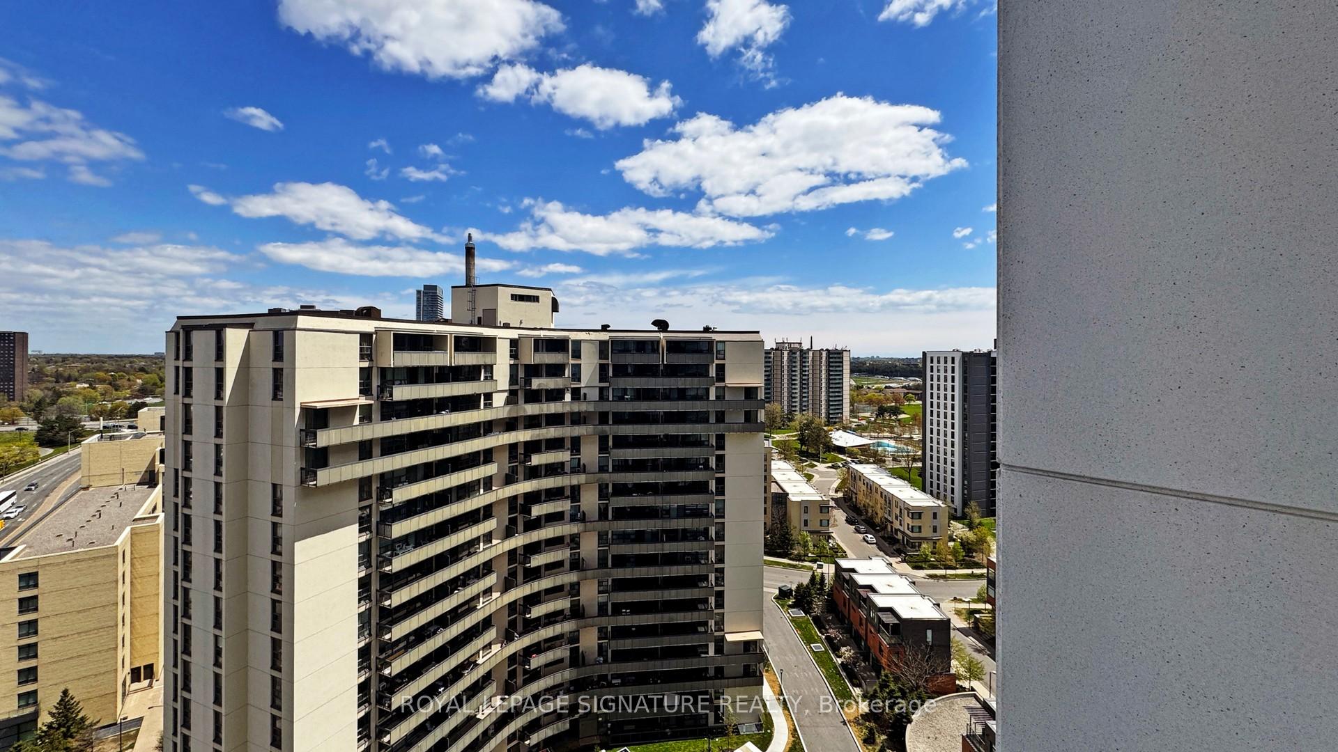 2 Bedrooms Condo at 70 Forest Manor, Toronto For sale