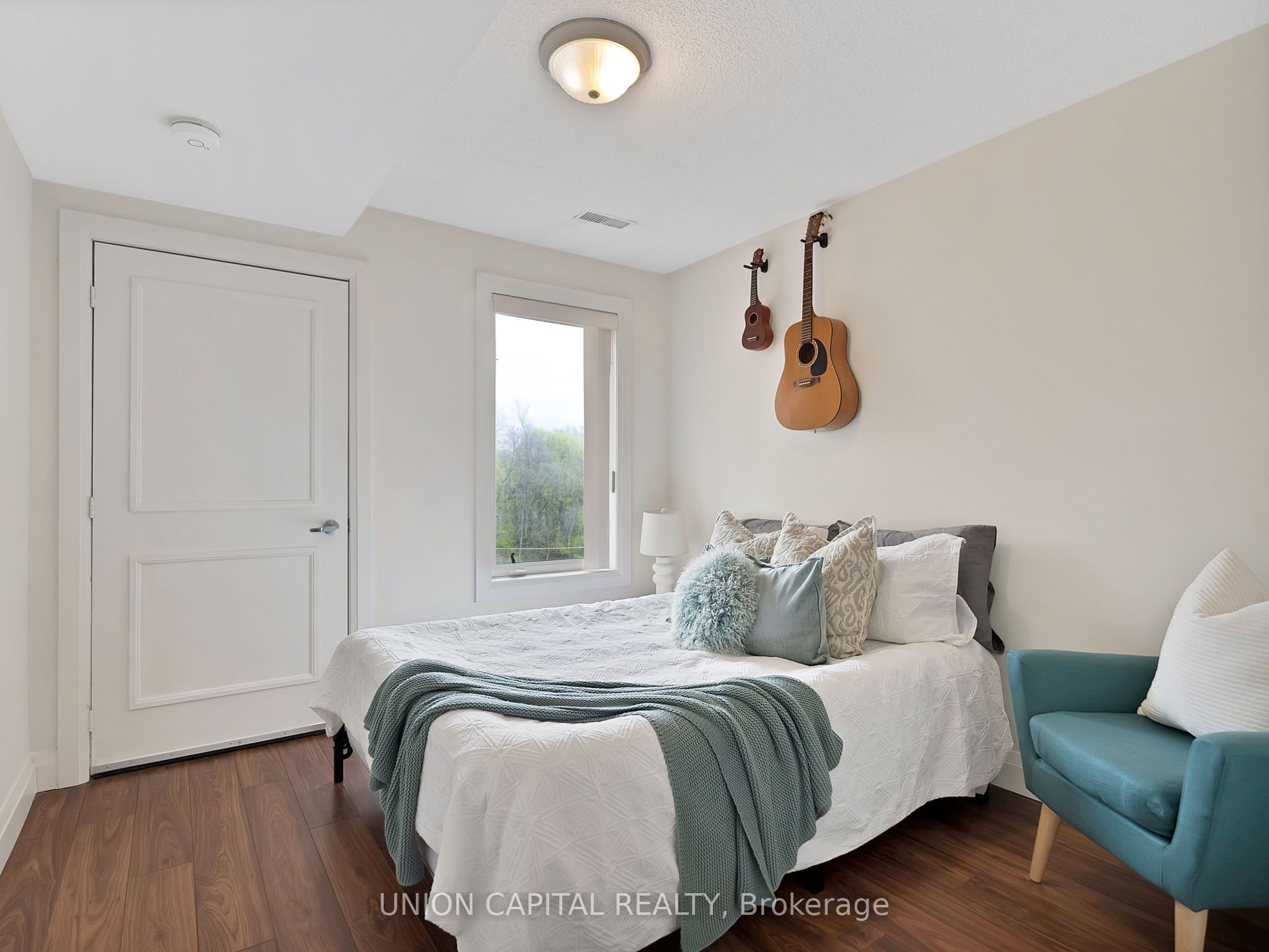 72 Aerodrome Crescent, #302