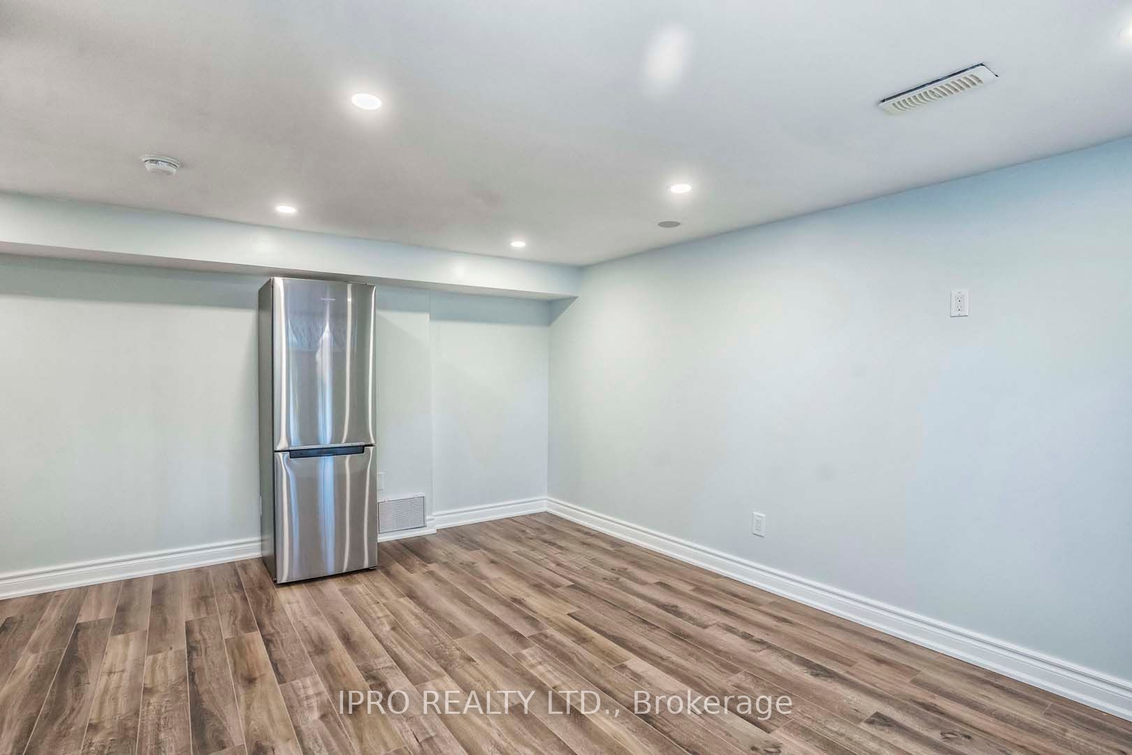 3614 Holden Crescent