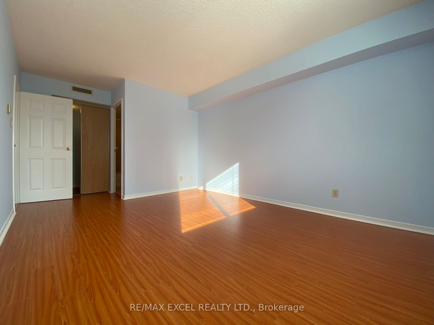 150 Alton Towers Circle, #301