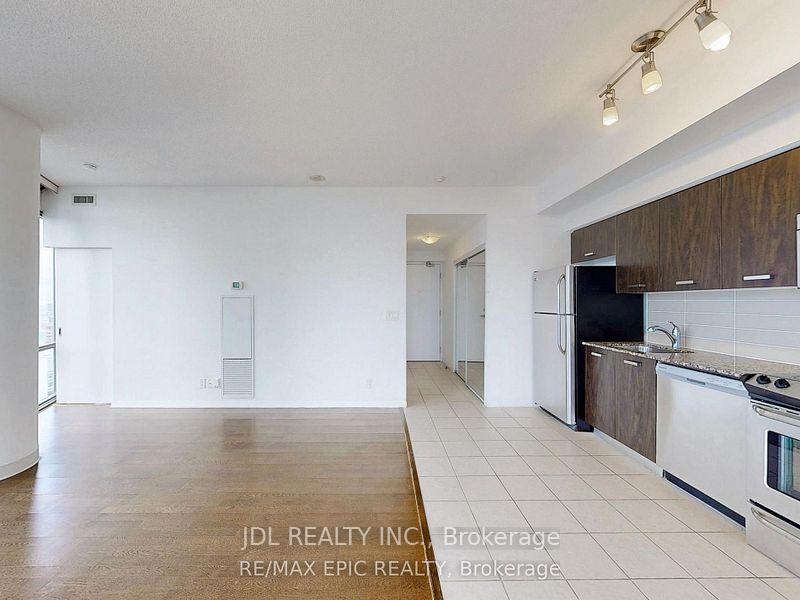 2 Bedrooms Condo at 832 Bay, Toronto For sale