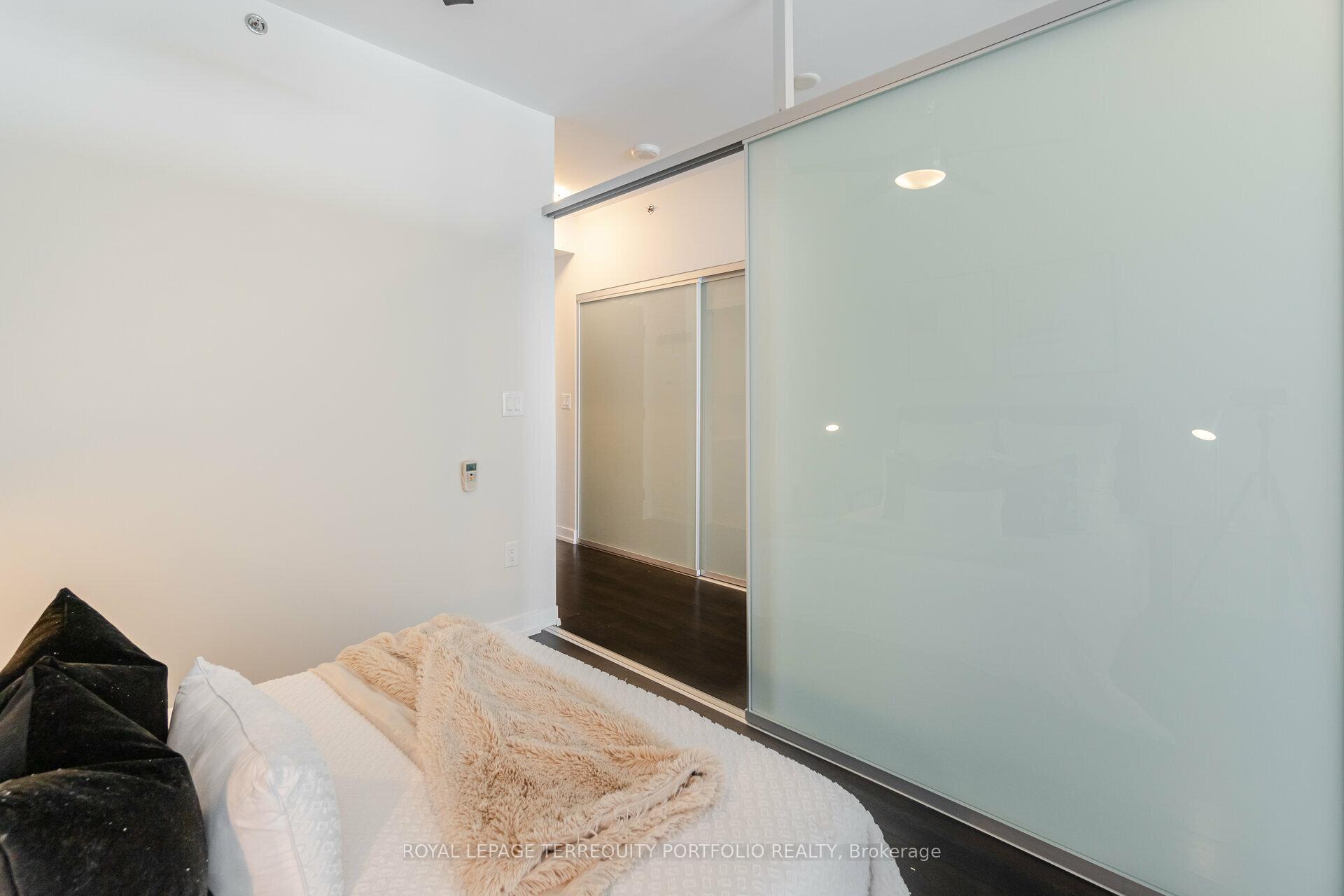 1 Bedroom Condo at 426 University,  Toronto For sale