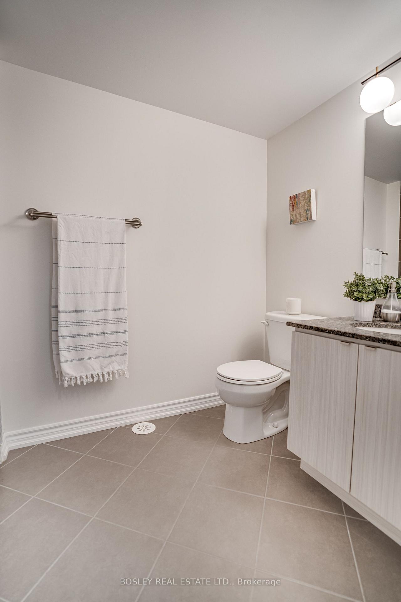 2 Bedrooms Condo at 390 Hopewell, Toronto For sale