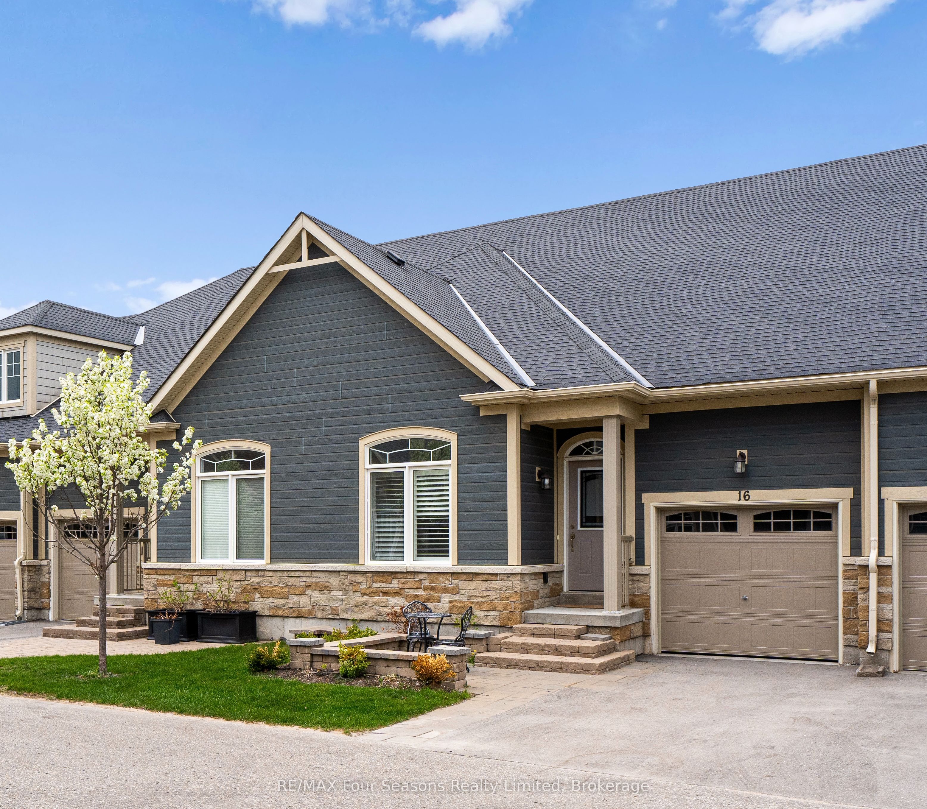 16 Kari Crescent, #24