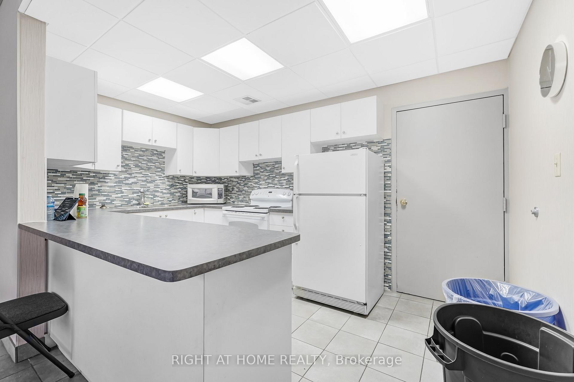 2 Bedrooms Condo at 1250 Bridletowne, Toronto For sale