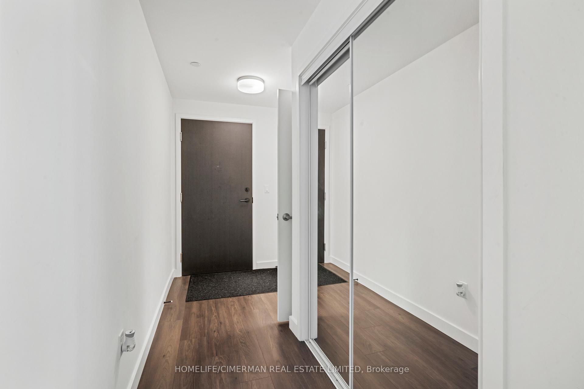 4 Bedrooms Condo at 210 Sabina, Oakville For sale