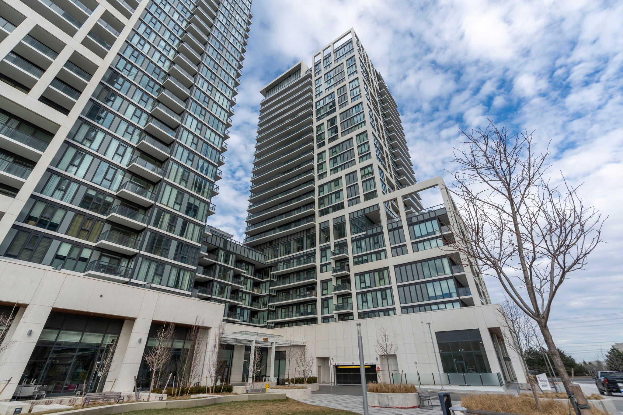 9000 Jane Street 1512
