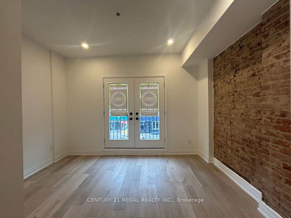 1171 Dundas