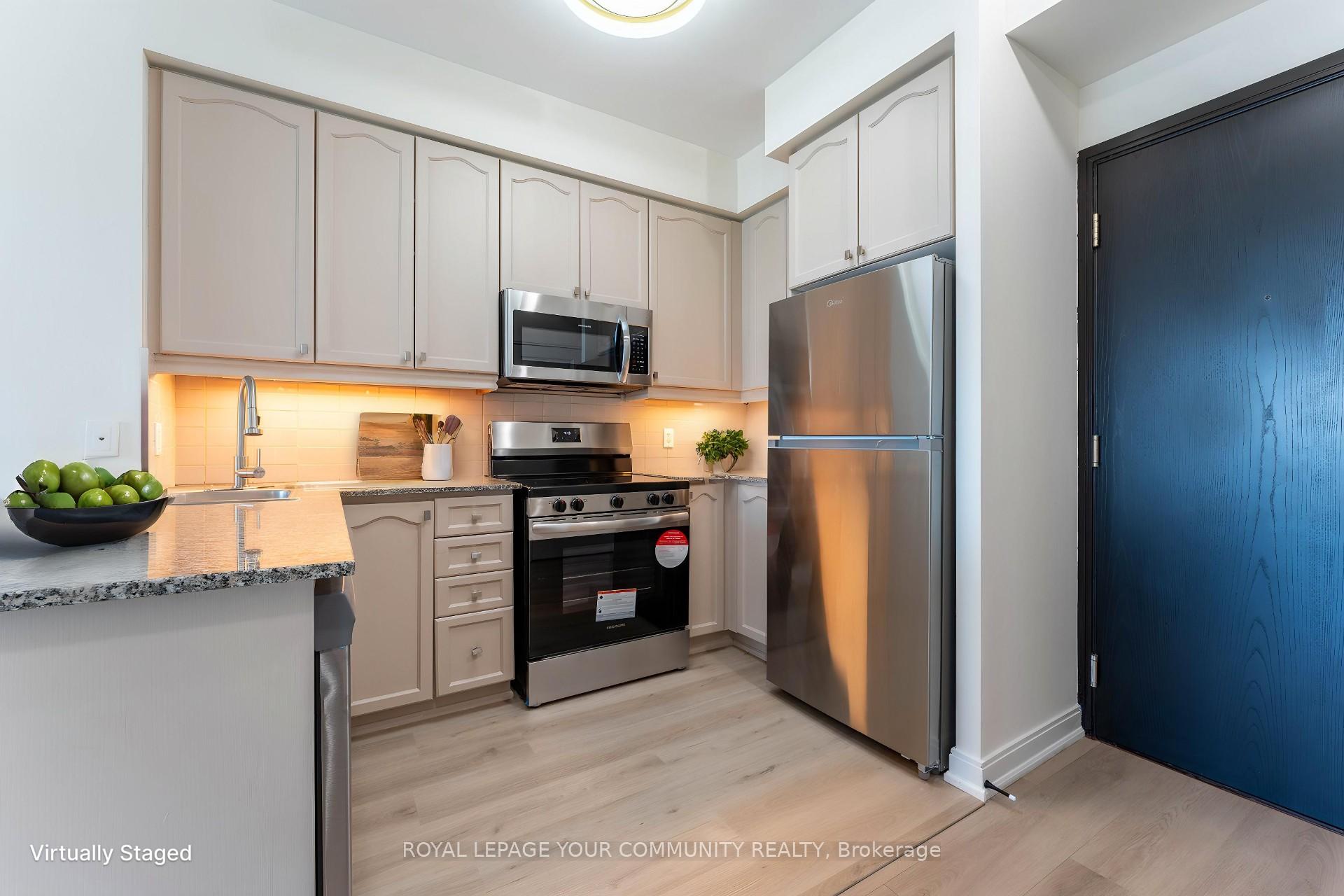 2 Bedrooms Condo at 80 Absolute, Mississauga For sale