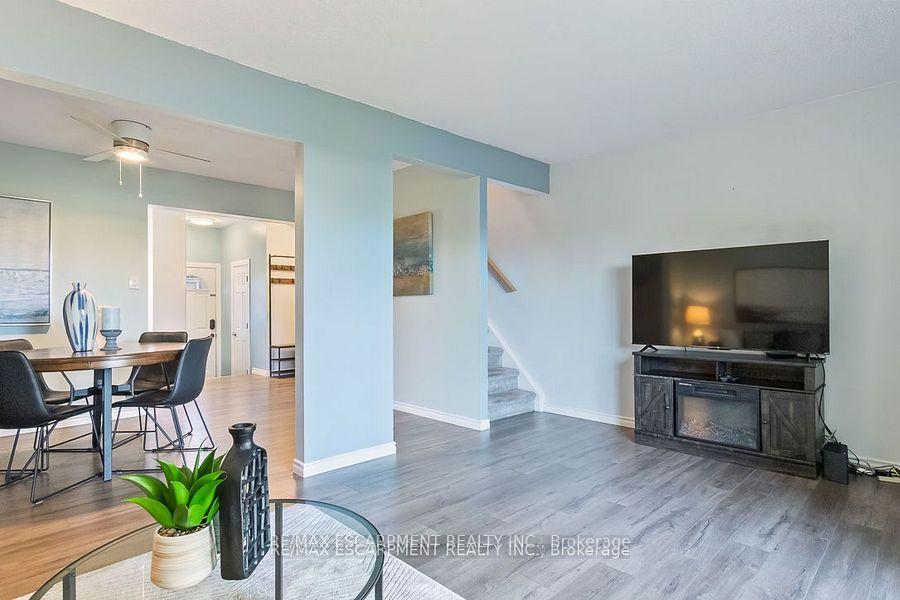 3 Bedrooms Condo at 1301 Upper Gage,  Hamilton For sale