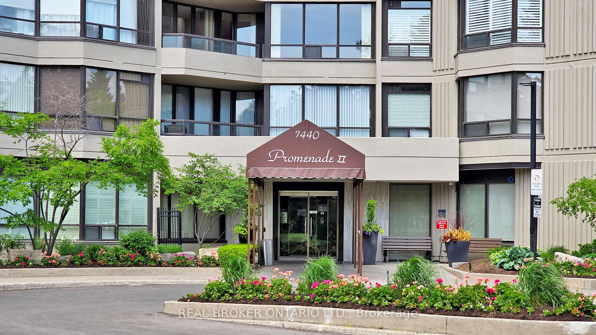 2 Bedrooms Condo at 7440 Bathurst, Vaughan For sale