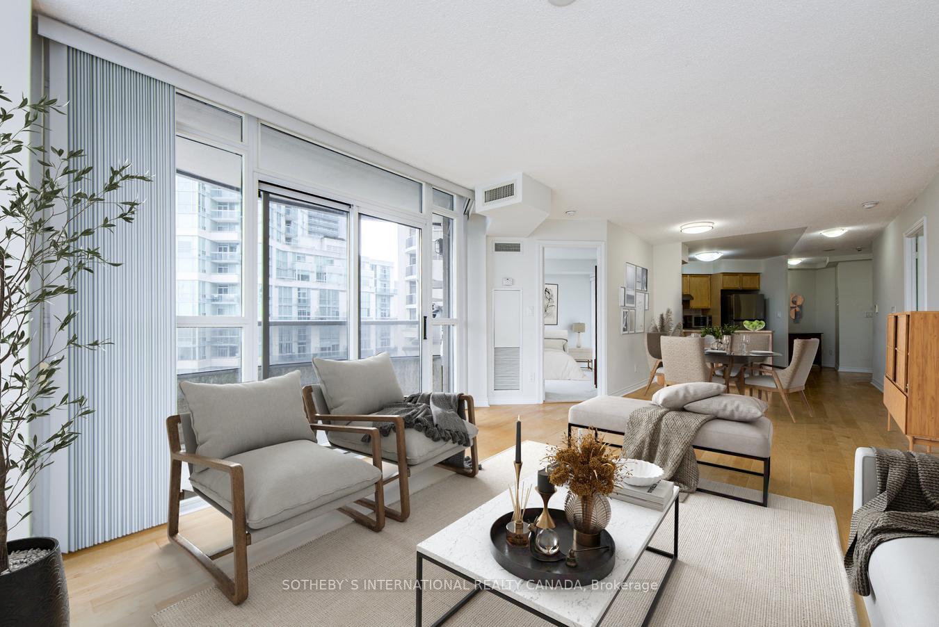 3 Bedrooms Condo at 3888 Duke Of York,  Mississauga For sale