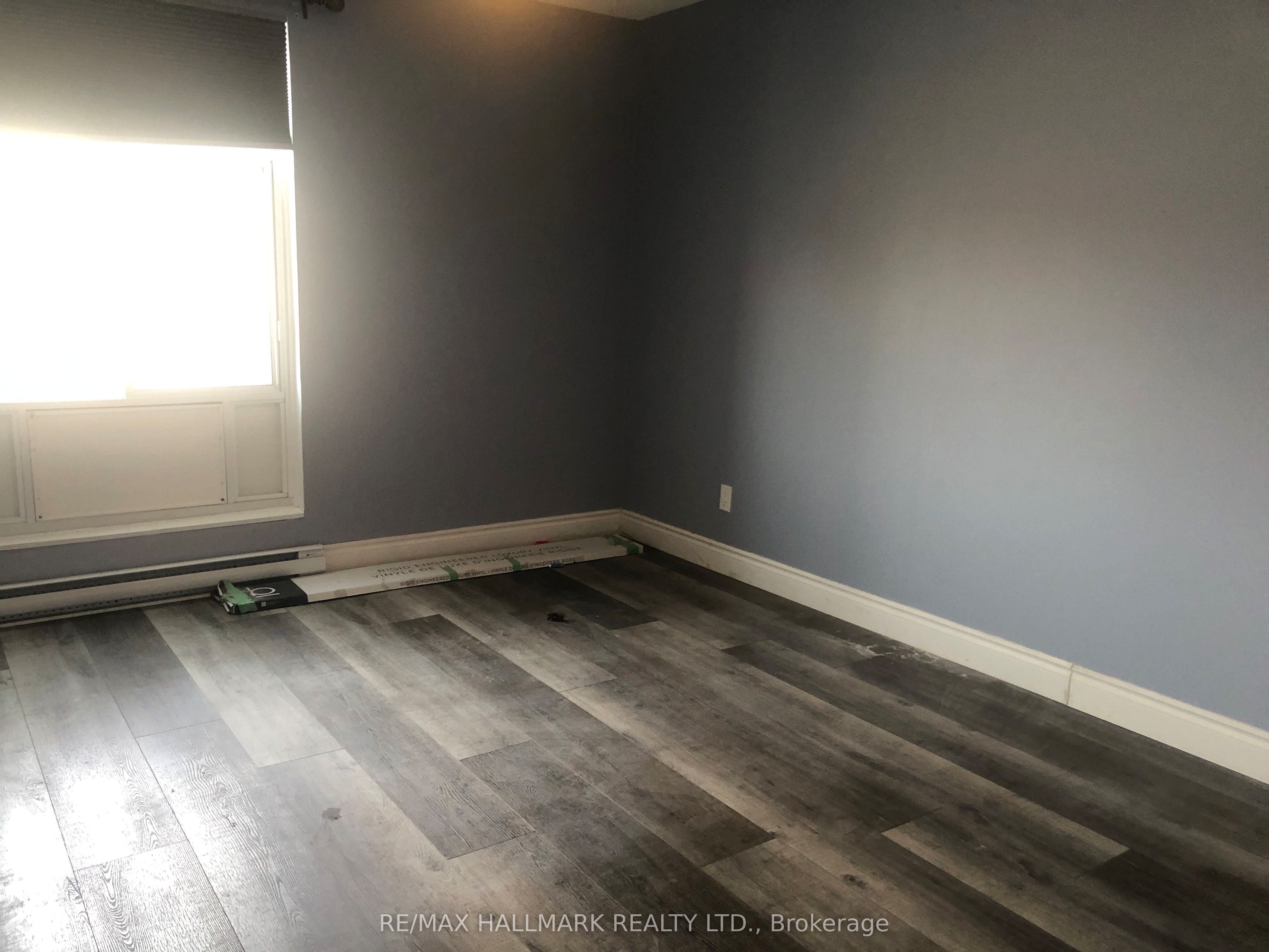 #307 - 8 Christopher Court, Guelph, ON N1G 4N7