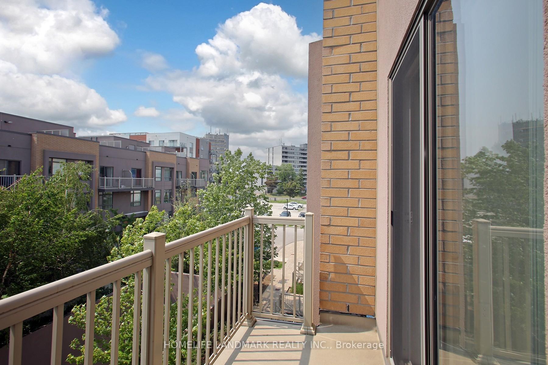2 Bedrooms Condo at 90 Orchid, Toronto For sale