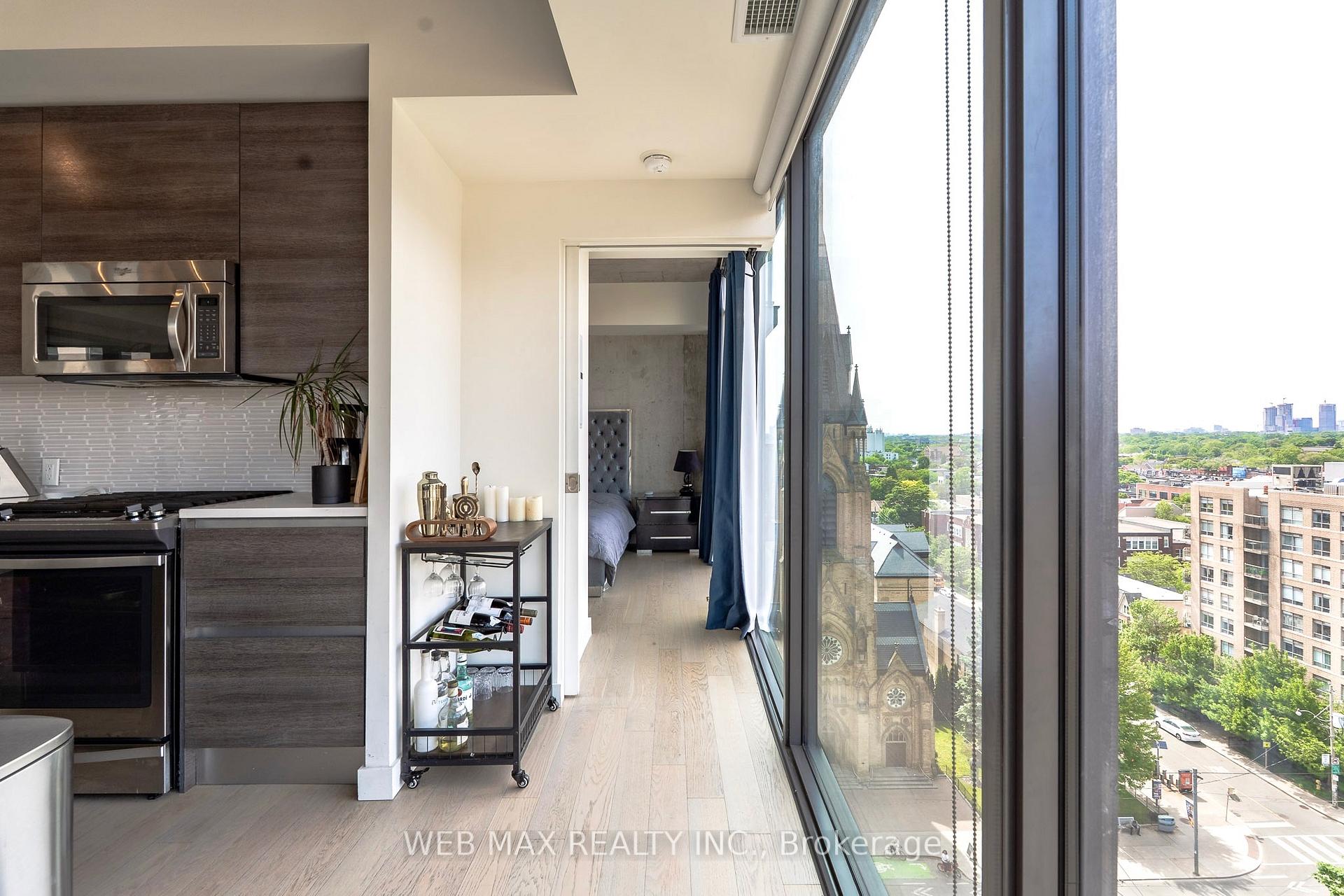 2 Bedrooms Condo at 111 Bathurst, Toronto For sale