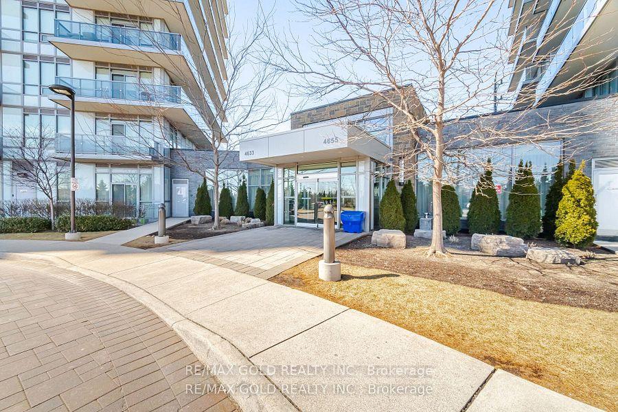 2 Bedrooms Condo at 4633 Glen Erin, Mississauga For sale