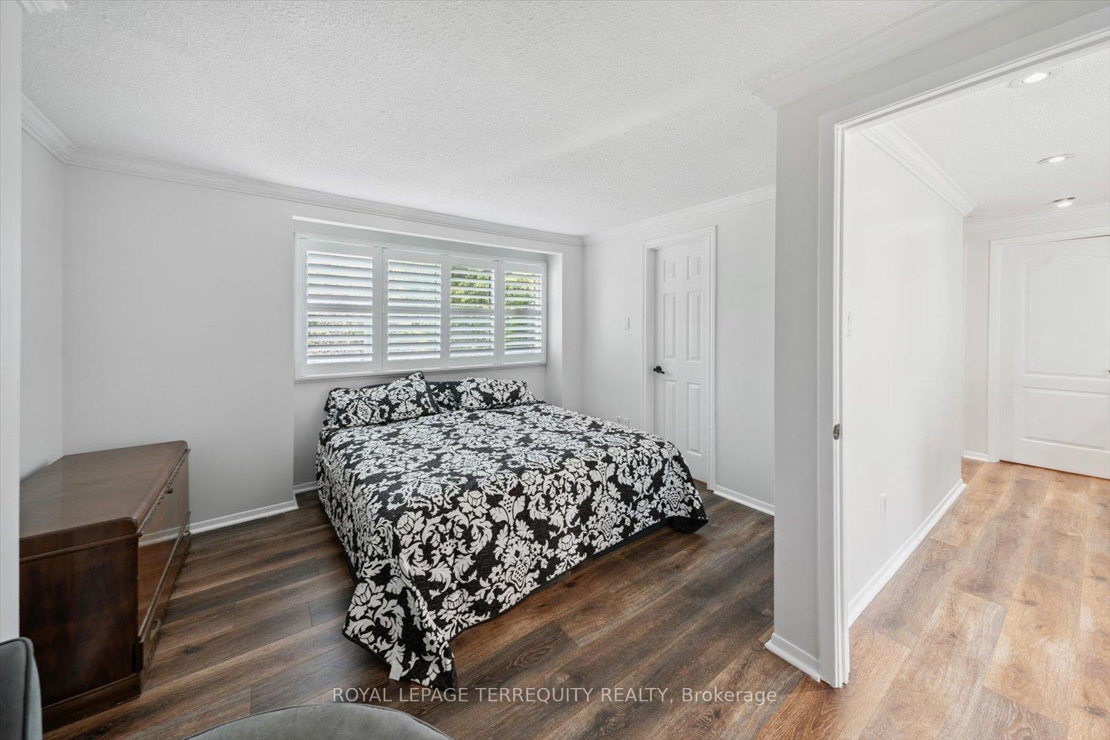 4 Bedrooms Condo at 1825 Hyde Mill, Mississauga For sale