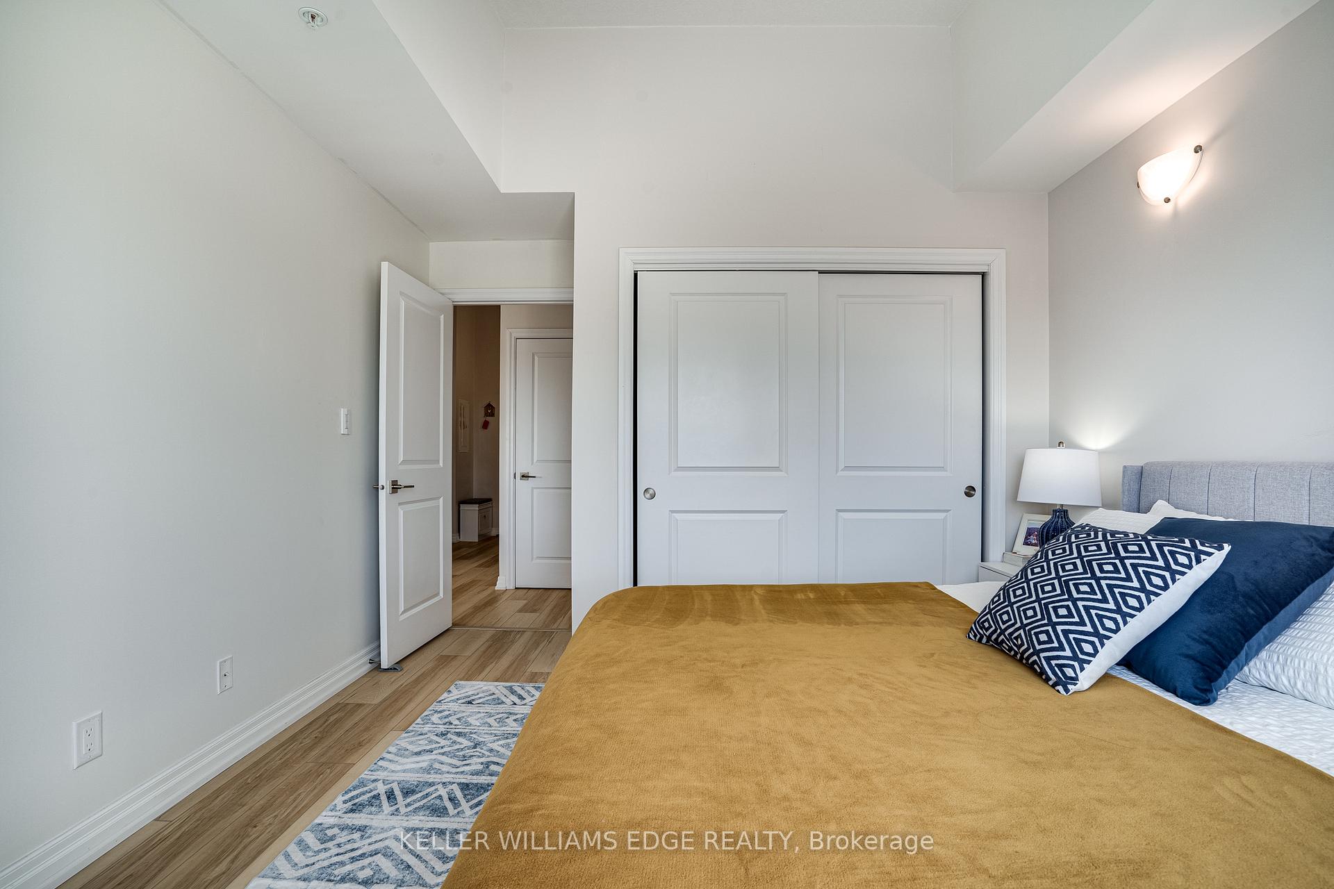 2 Bedrooms Condo at 170 Rockhaven,  Hamilton For sale