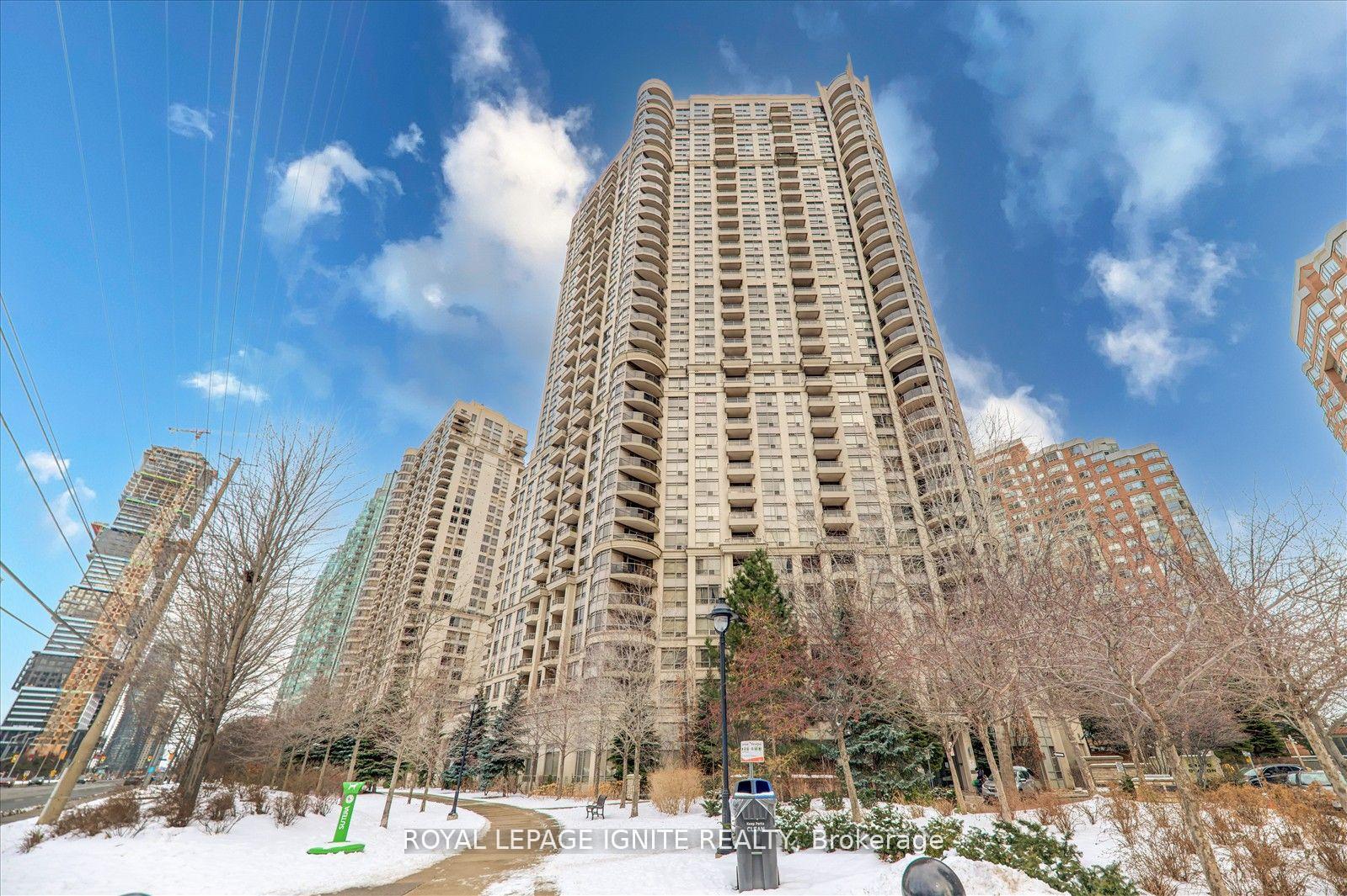 2 Bedrooms Condo at 310 Burnhamthorpe,  Mississauga For sale
