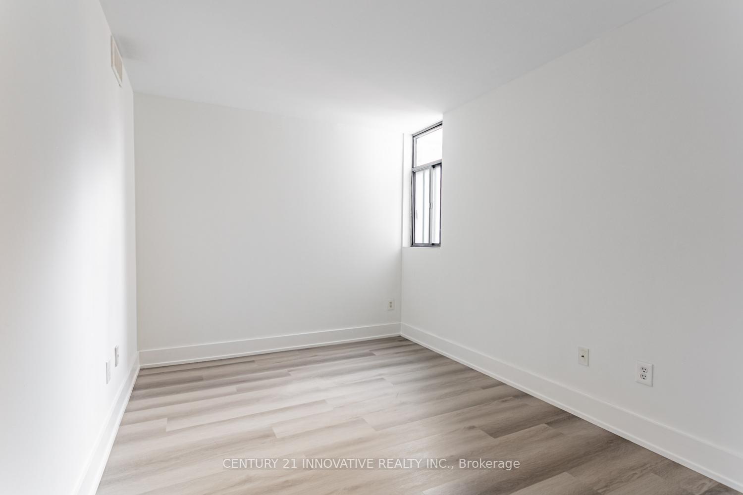 3 Bedrooms Condo at 188 Spadina, Toronto For sale