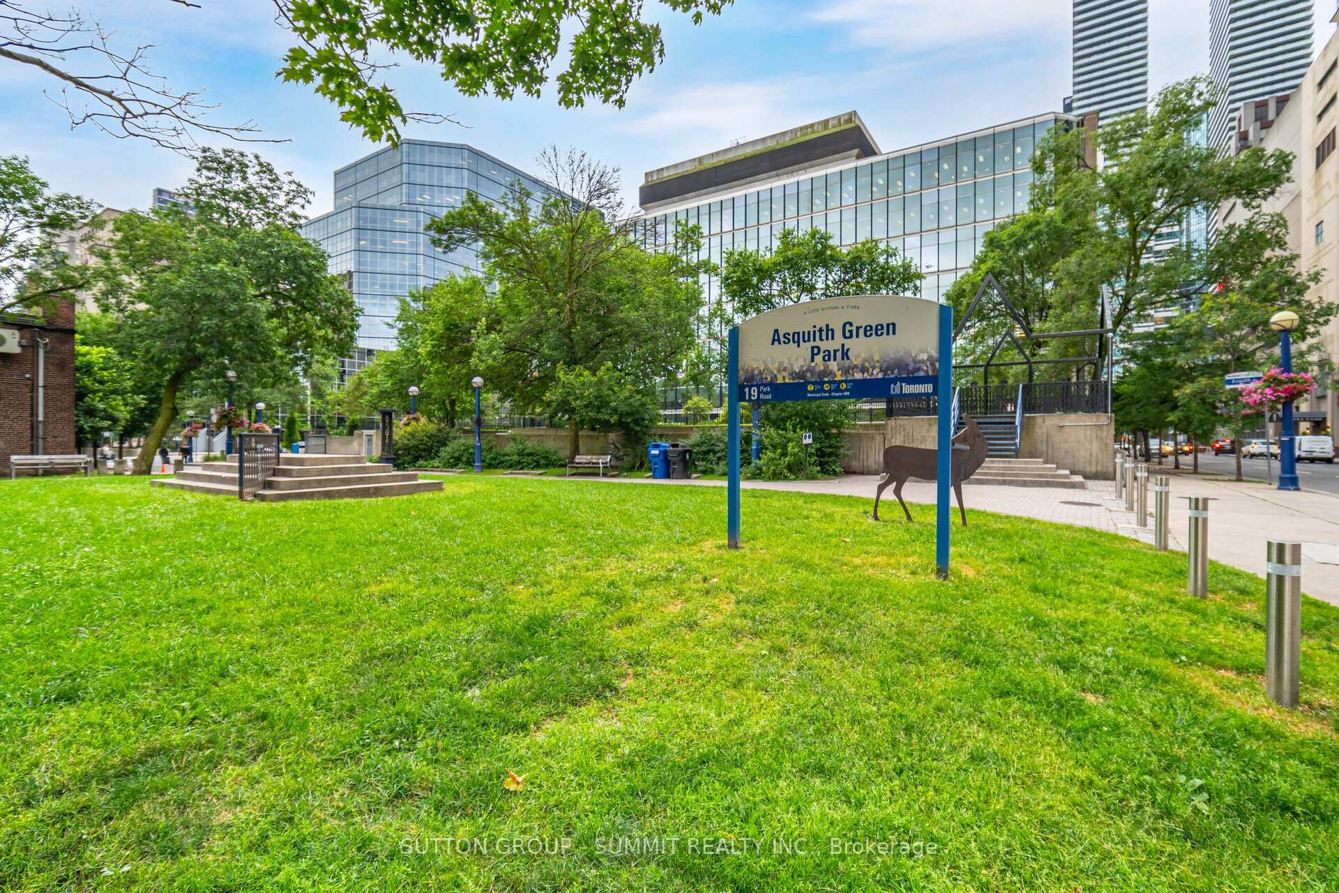 2 Bedrooms Condo at 8 Park, Toronto For sale