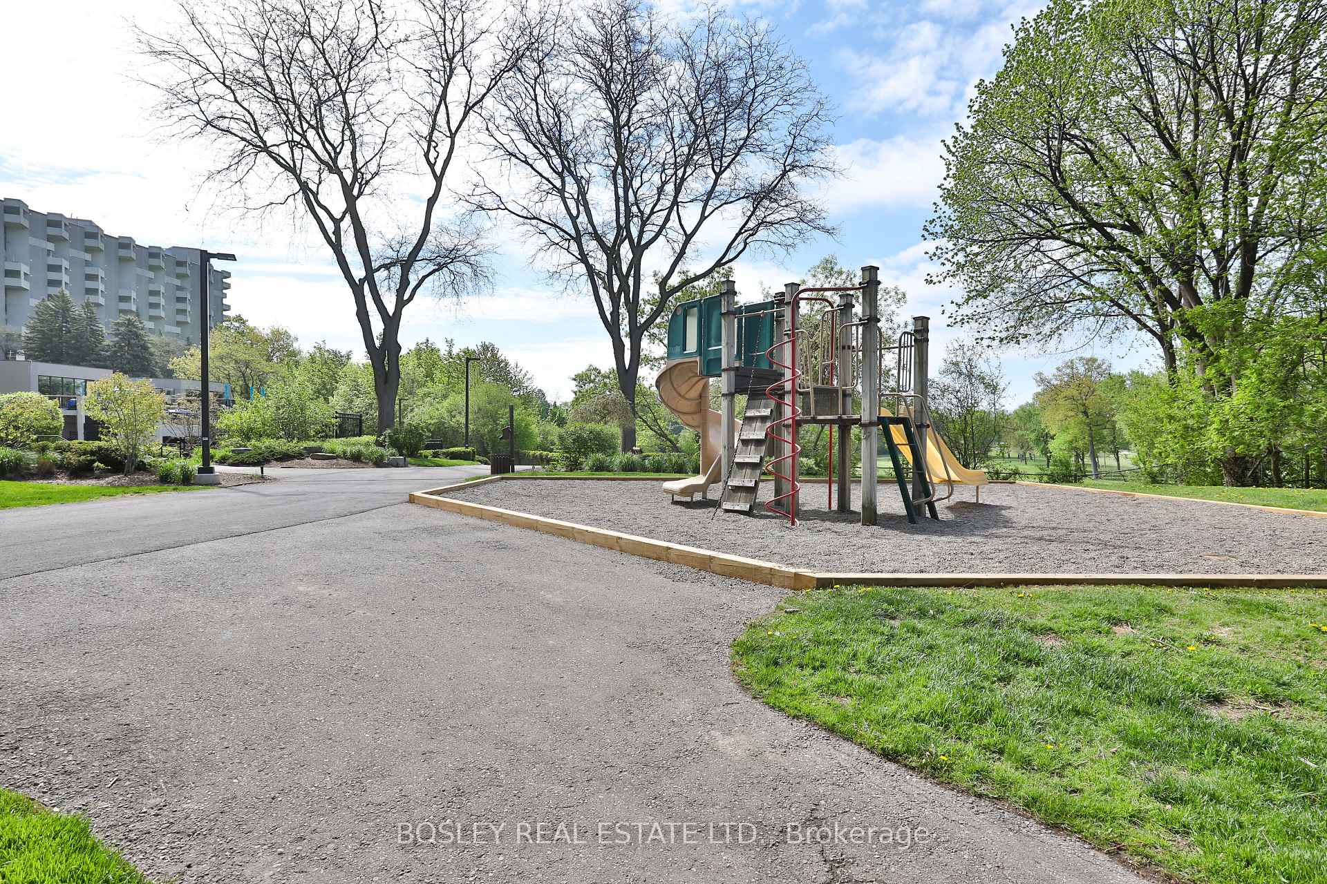2 Bedrooms Condo at 284 Mill, Toronto For sale