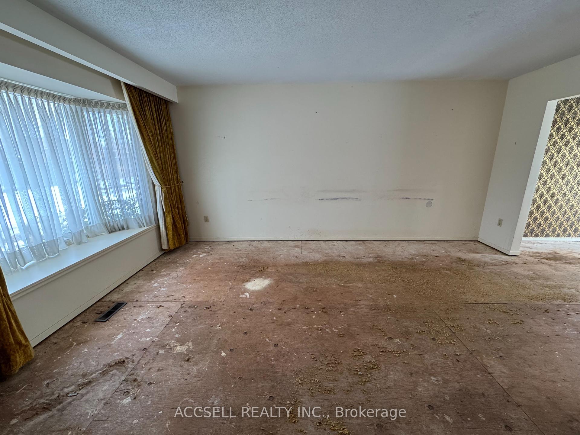 3 Bedrooms Condo at 5475 lakeshore, Burlington For sale