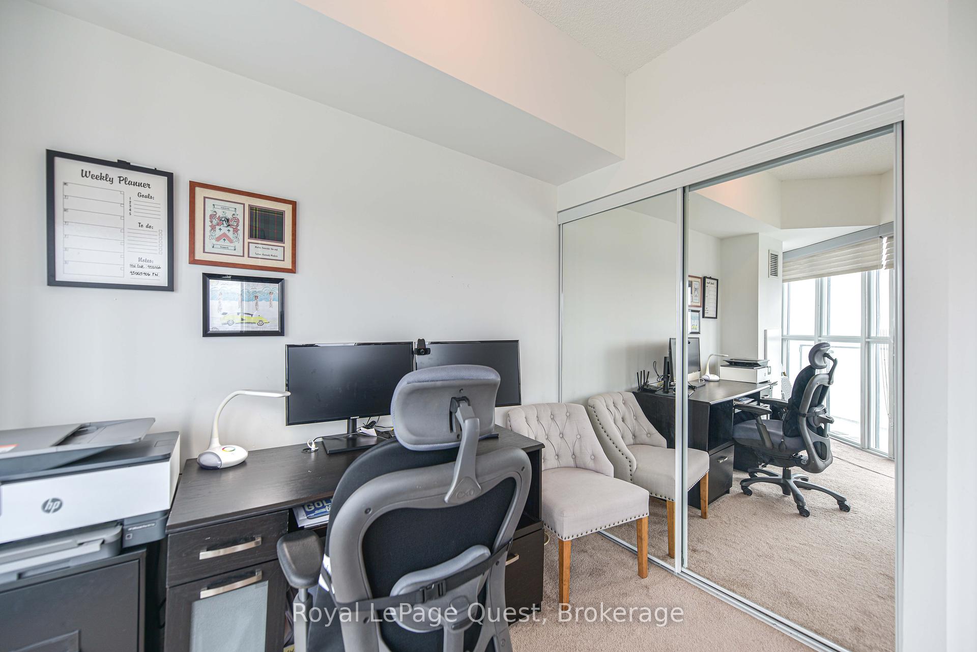 2 Bedrooms Condo at 50 Absolute, Mississauga For sale