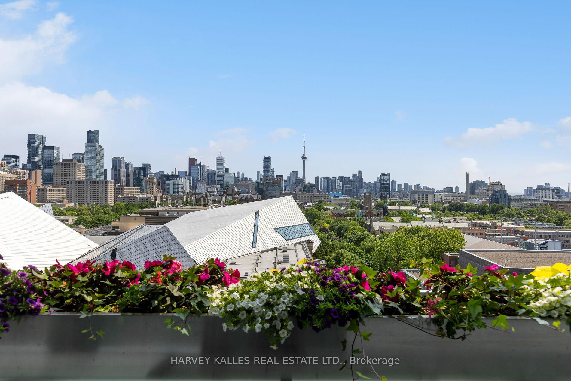 206 Bloor Street W 1202
