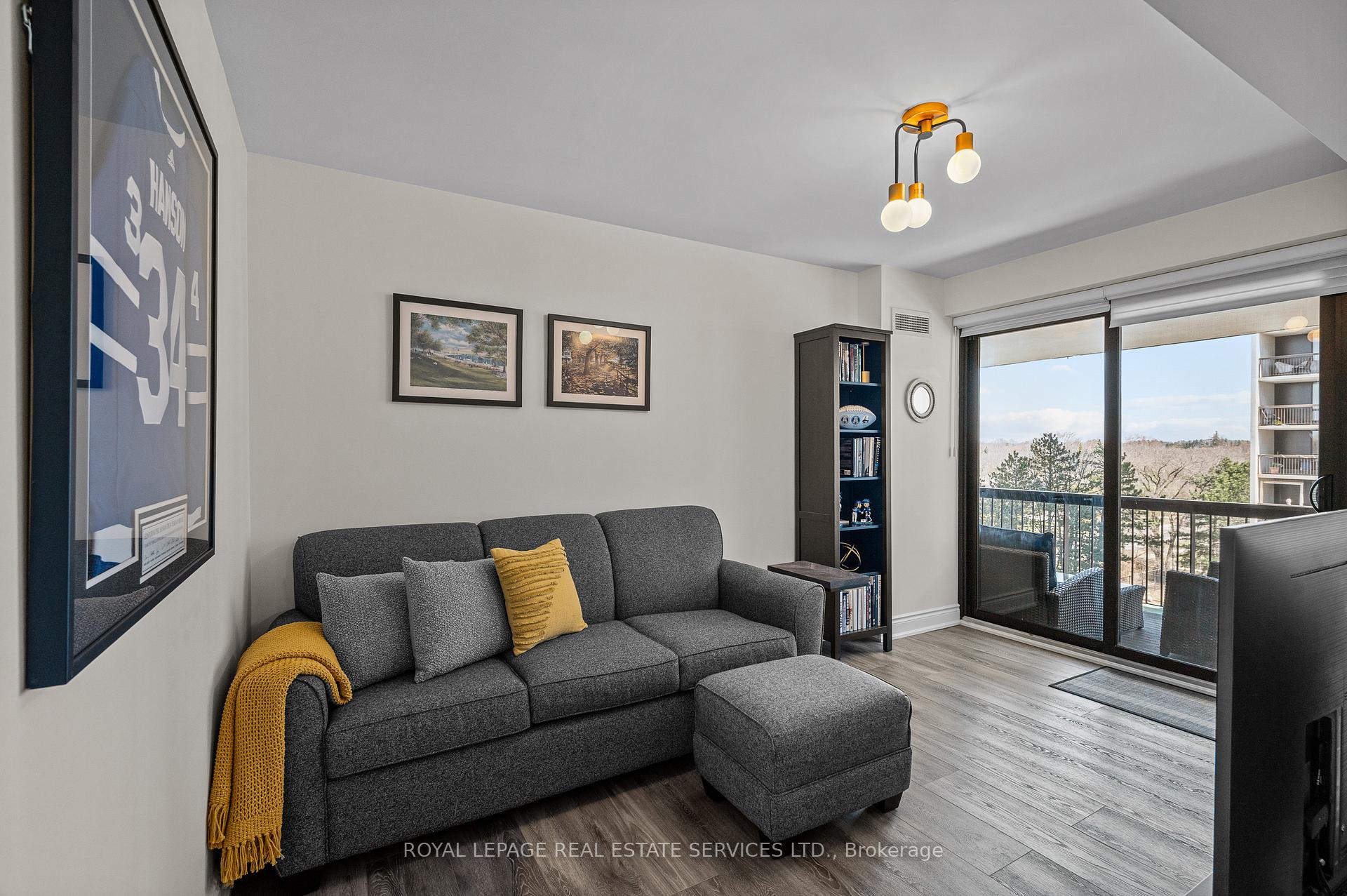 2 Bedrooms Condo at 2185 Marine,  Oakville For sale