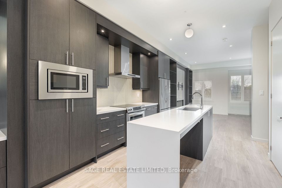 222 Vellwood Common