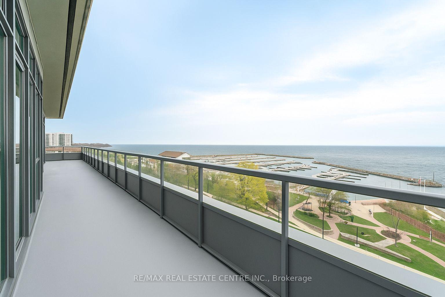 3 Bedrooms Condo at 11 Bronte, Oakville For sale