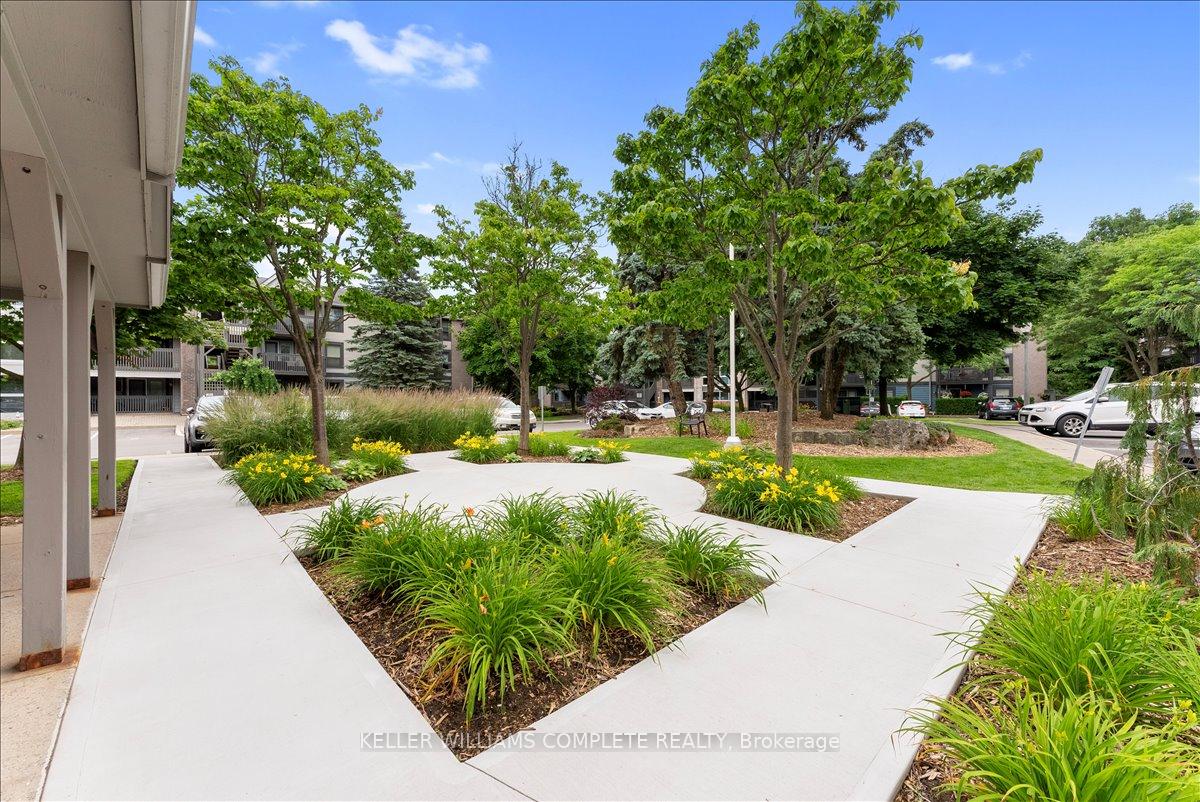 2 Bedrooms Condo at 2010 CLEAVER,  Burlington For sale