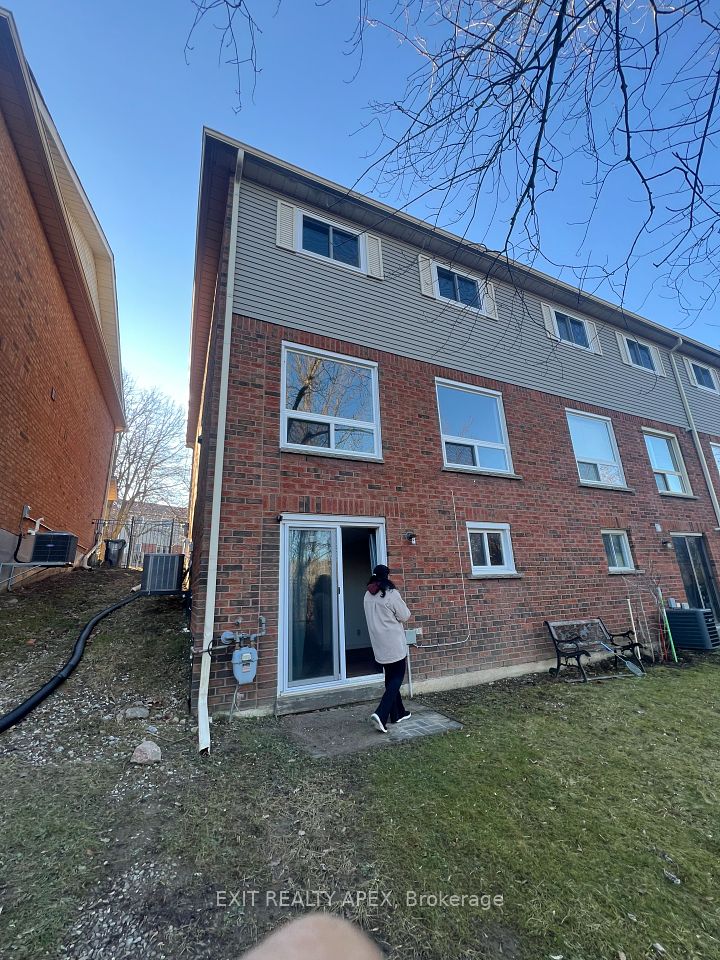 #37 - 401 Sewells Road, Toronto, ON M1B 5K6