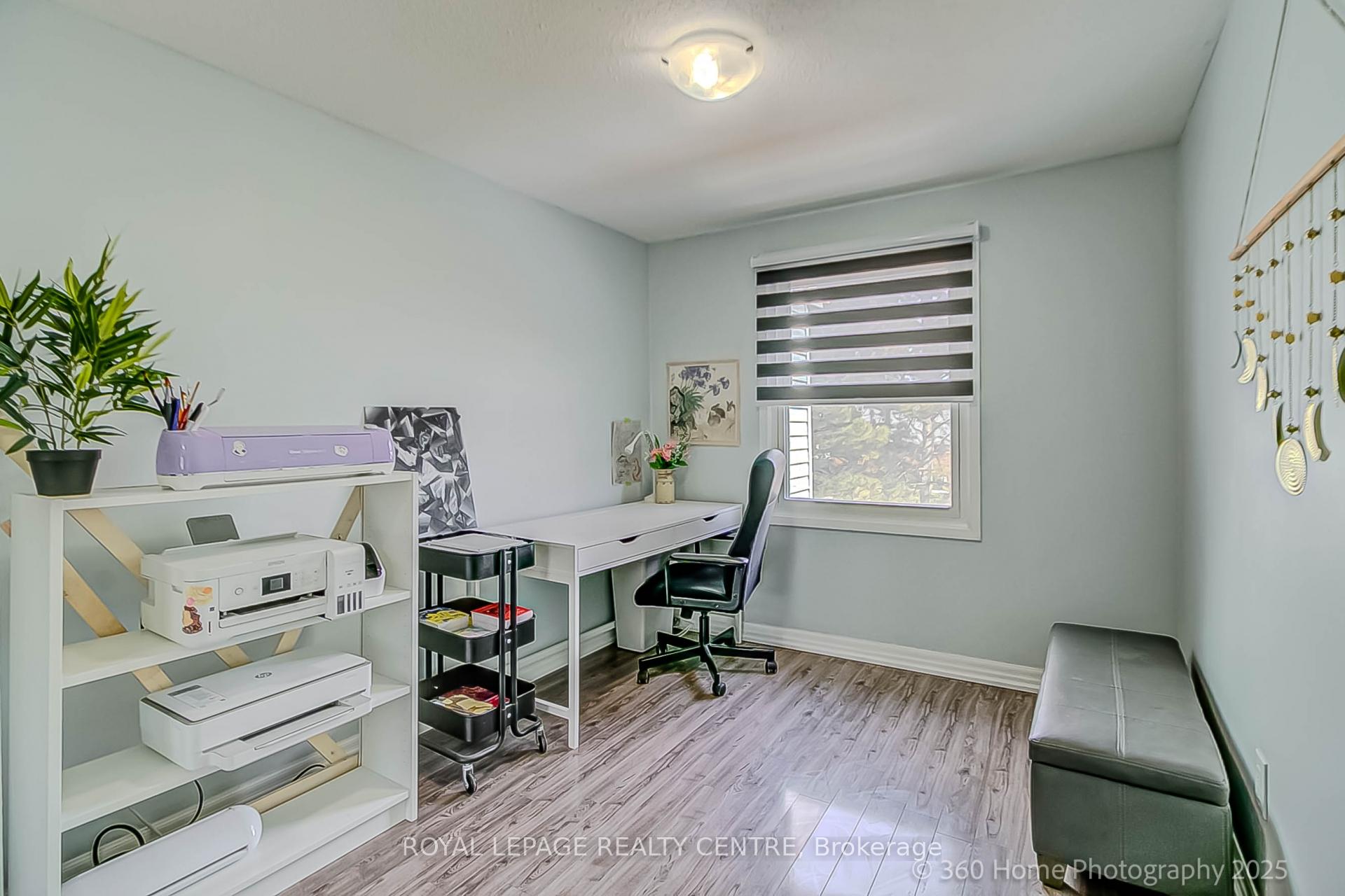 3 Bedrooms Condo at 5878 Montevideo, Mississauga For sale