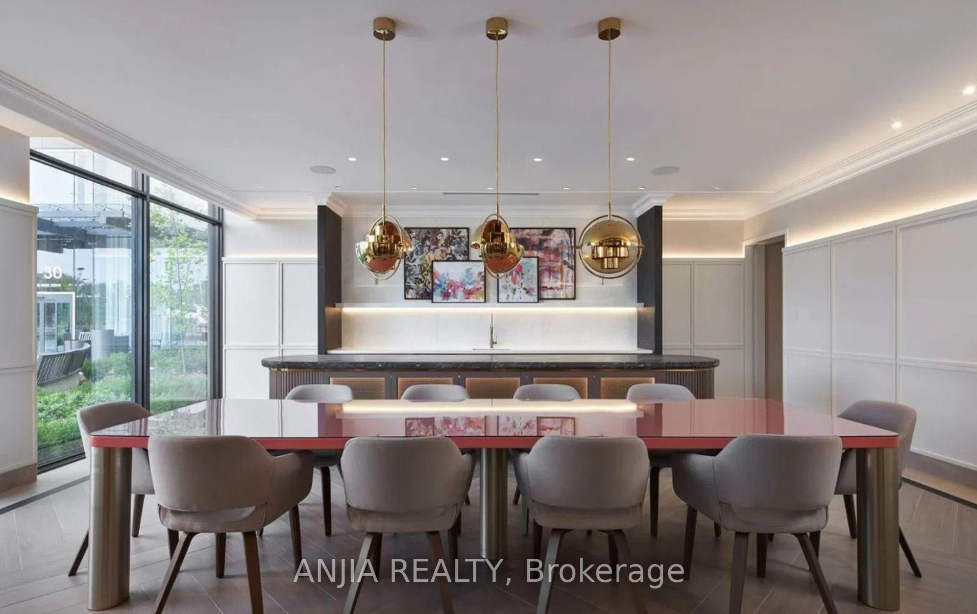 2 Bedrooms Condo at 30 Inn On The Park, Toronto For sale