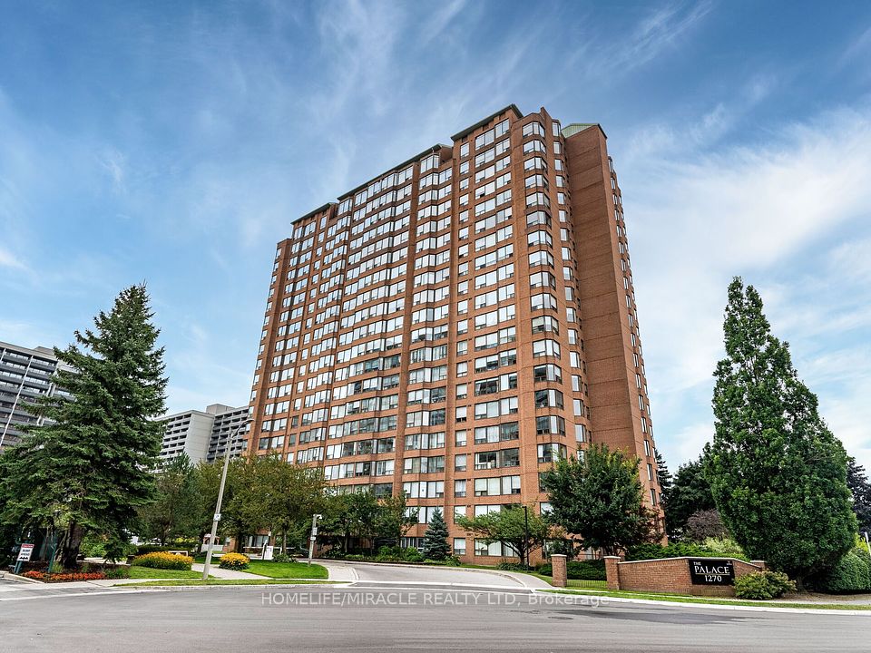 1270 Maple Crossing