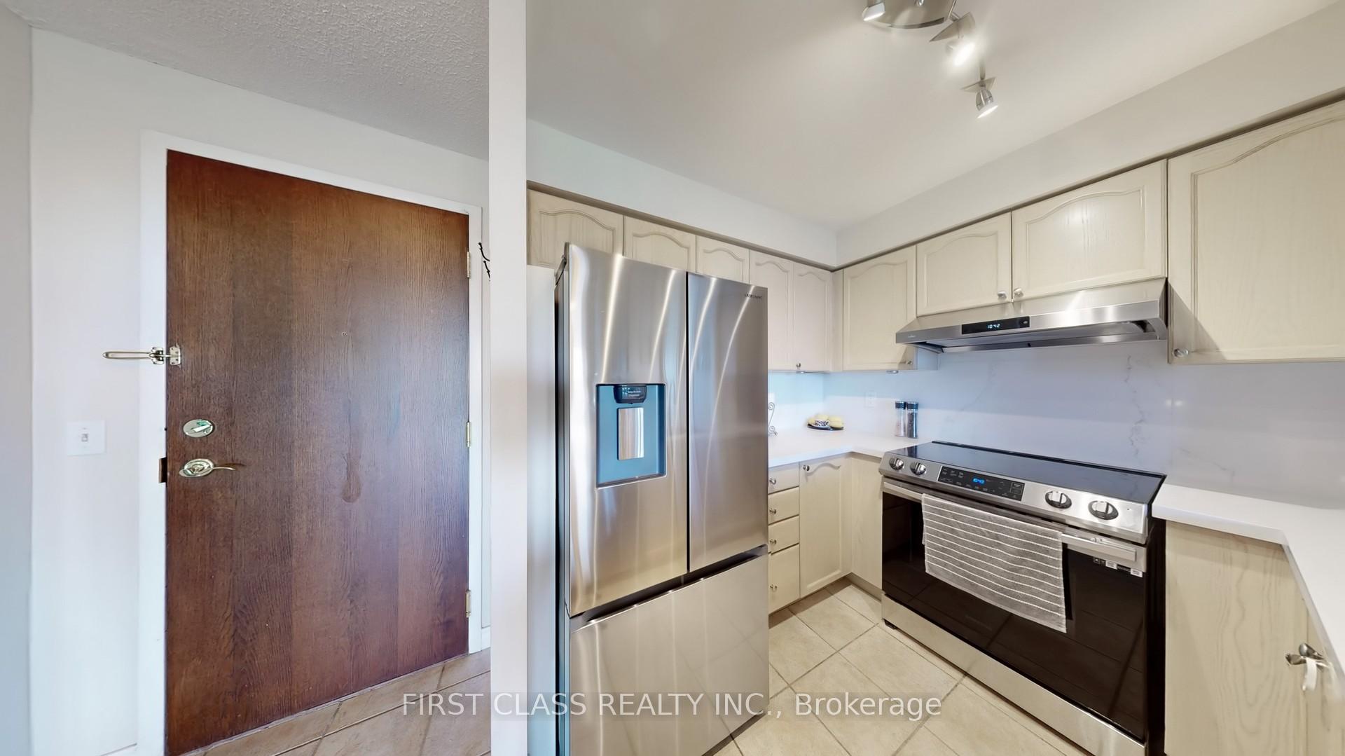 2 Bedrooms Condo at 2585 Erin Centre, Mississauga For sale