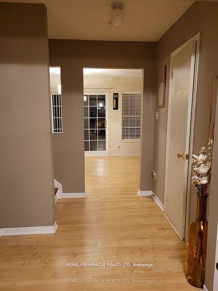 4 Bedrooms Condo at 22 Exchequer, Toronto For sale
