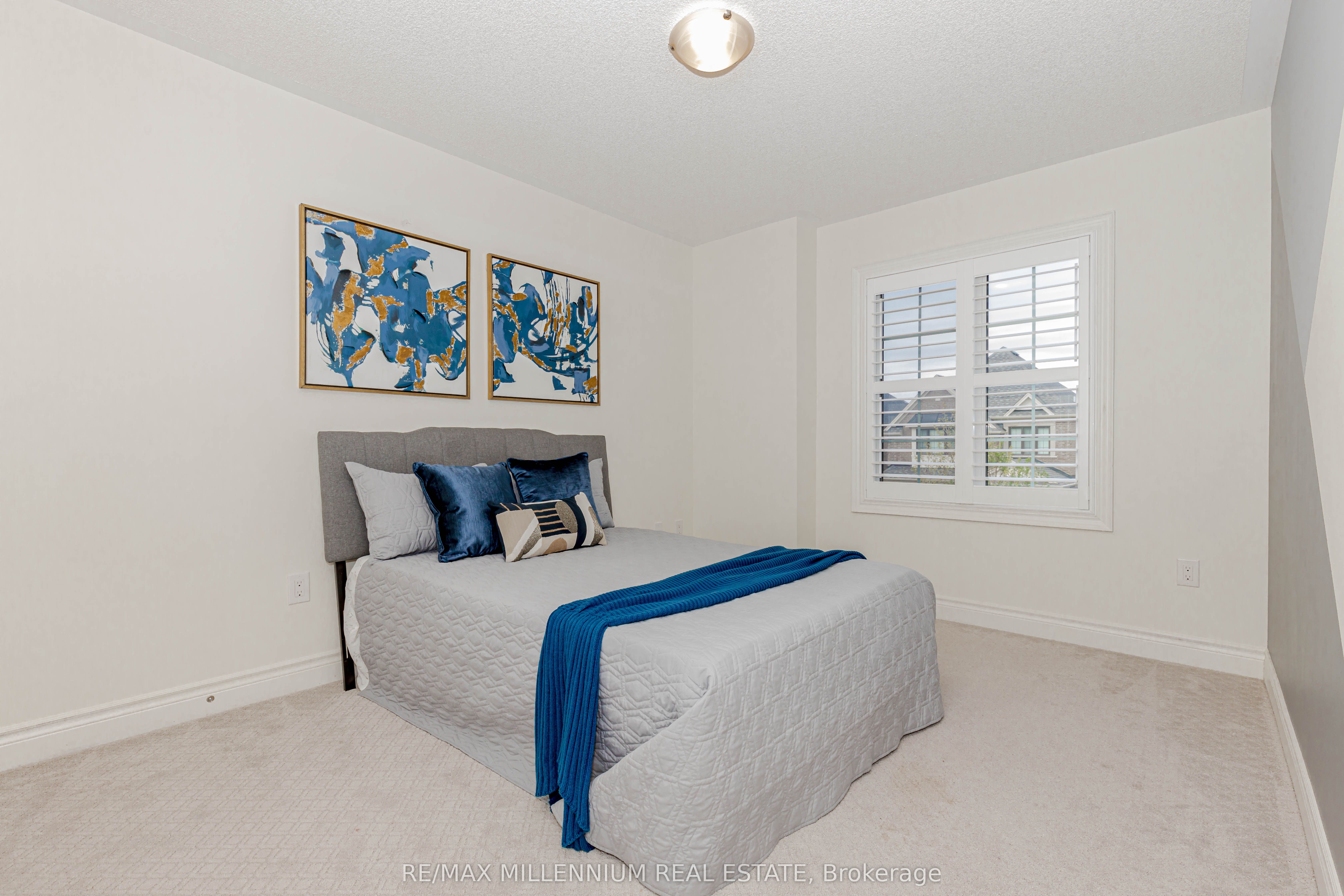1238 Bowell Crescent