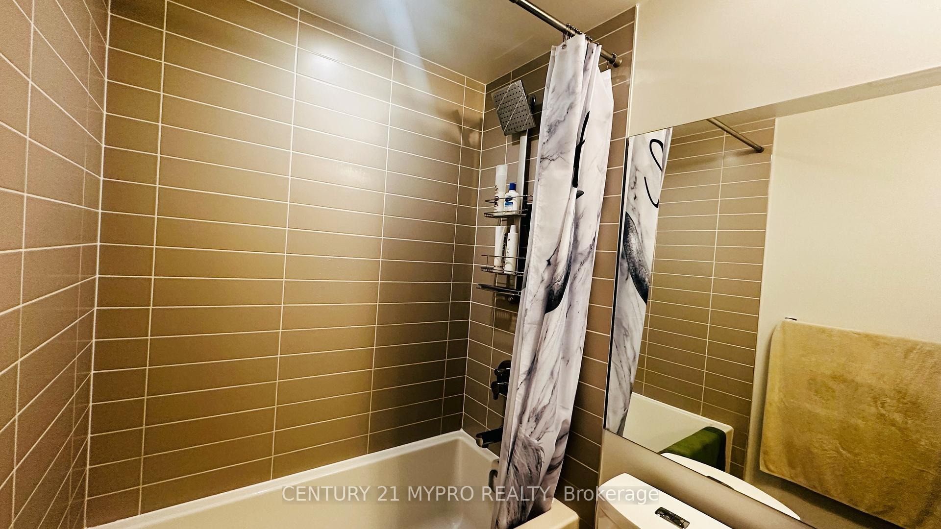 2 Bedrooms Condo at 290 Adelaide,  Toronto For sale